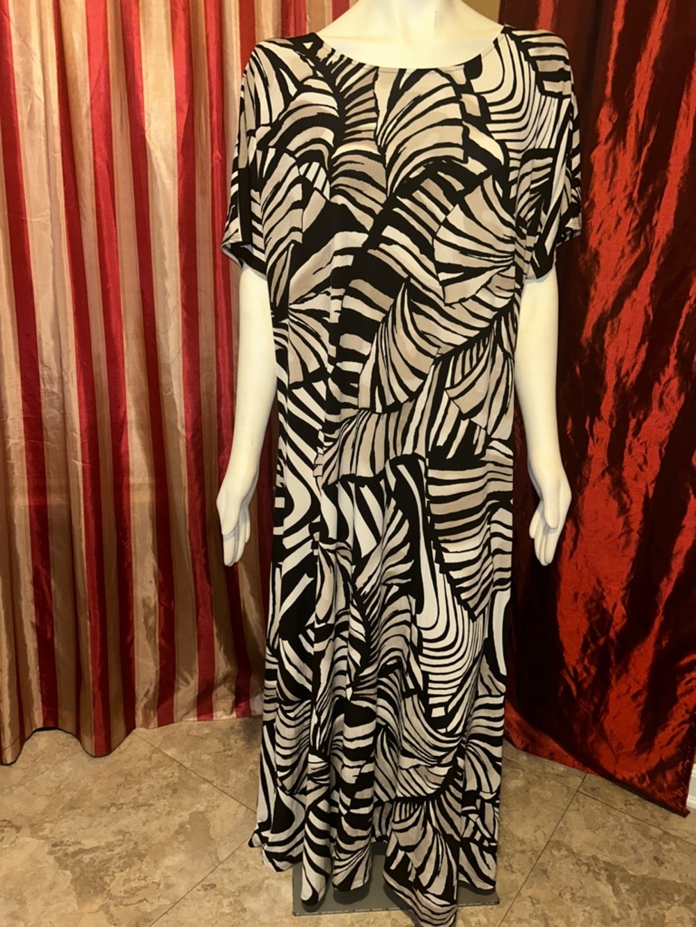 Black and Tan Abstract Print Maxi Dress